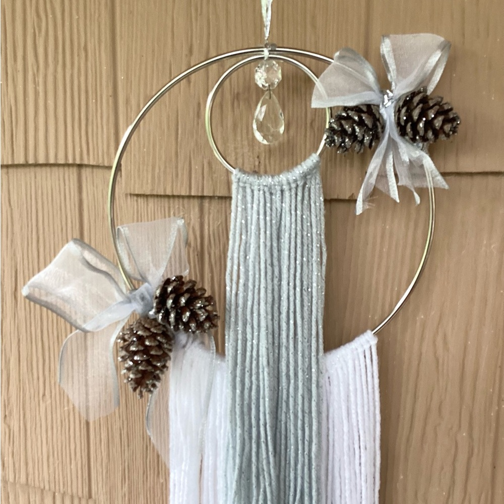 Wall Art Hand Crafted Suncatcher Silver White Gray Chrystal Christmas Pine Cone - Picture 9 of 13